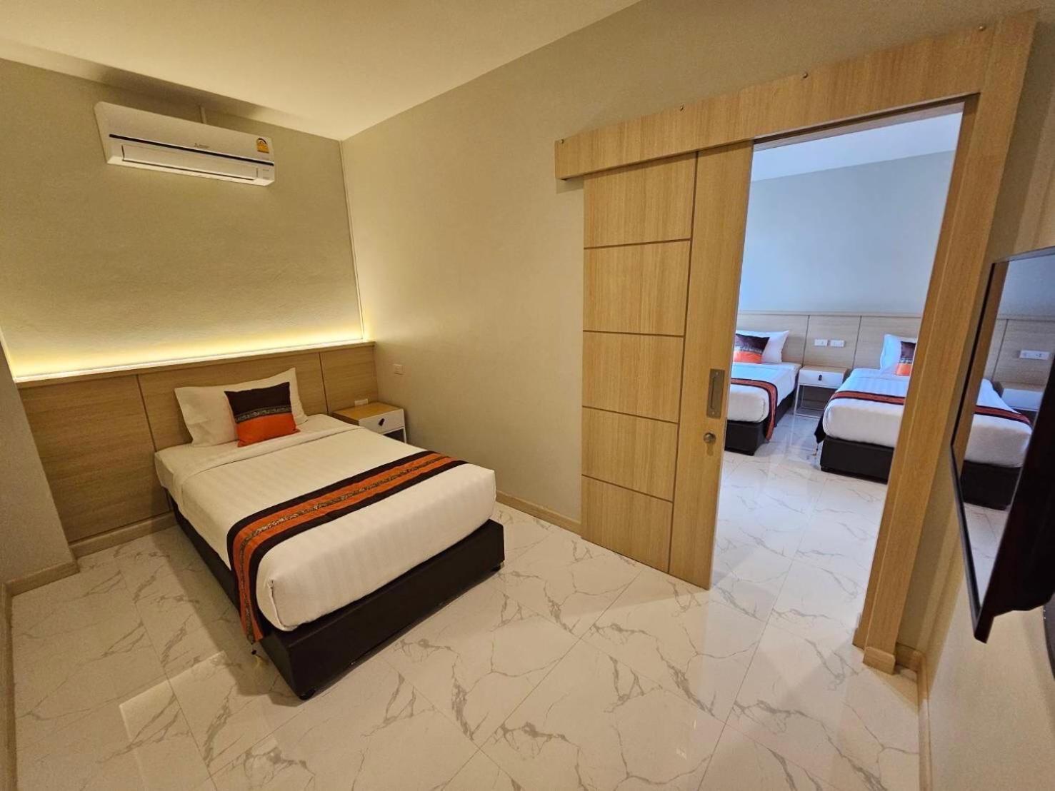The Hub Suratthanl Surat Thani Luaran gambar
